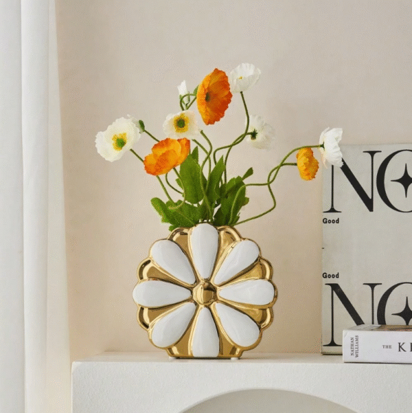 Vase Blanc en Céramique de Haute Qualité – Forme de Pétales Élégante – Image 3