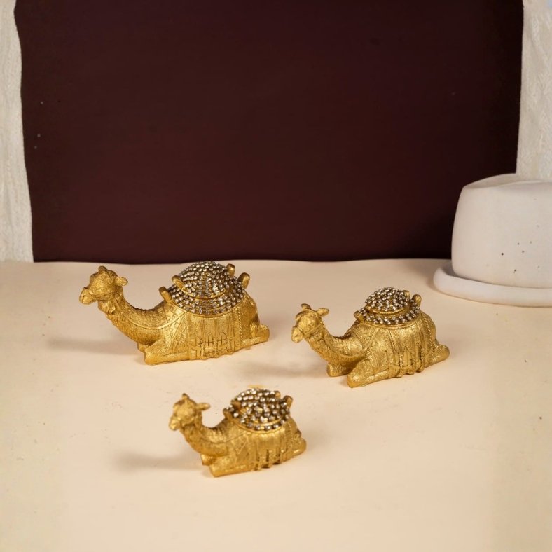 Lot de Trois Chameaux de Décoration Doré – Style Oriental Élégant