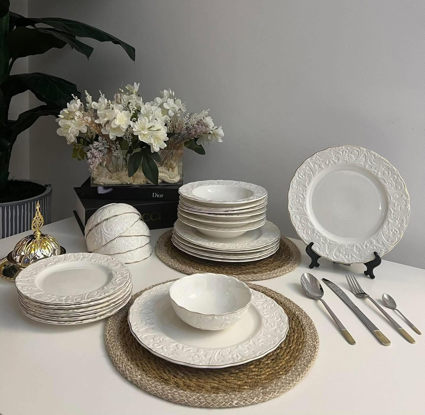 Service de Table AFGHANI 24 Pièces en Porcelaine – Bordure Dorée