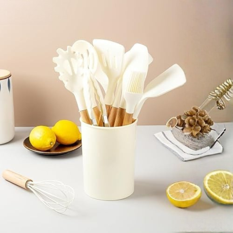 Ensemble d’Ustensiles de Cuisine en Silicone "Beige" – 12 Pièces avec Poignées Anti-Brûlure et Antidérapantes