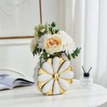 Vase Blanc en Céramique de Haute Qualité – Forme de Pétales Élégante