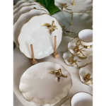 Service à Café 32 Pièces en Porcelaine – Détails Fleur Dorée – Image 2