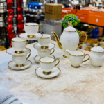 Service à Café au lait 17 Pièces en céramique Blanc & Doré – Modèle de Luxe