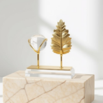 Sculpture Feuille Dorée & Sphère Cristal | Déco Luxe – Image 2