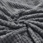 Set Plaid Polaire 200x220 + 2 Taies 70x45 | Gris Foncé – Image 6