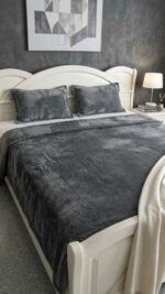 Set Plaid Polaire 200x220 + 2 Taies 70x45 | Gris Foncé – Image 2